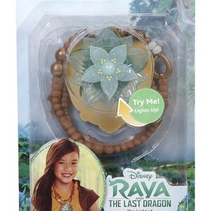 Disney Gold and Green Raya Jewelry Set